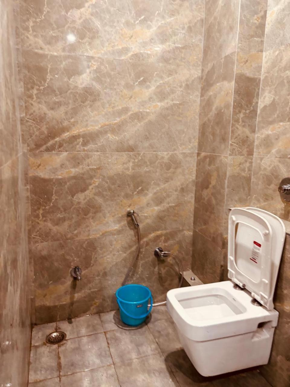 Shri Ram Darbar Hotel Ayodhya Buitenkant foto